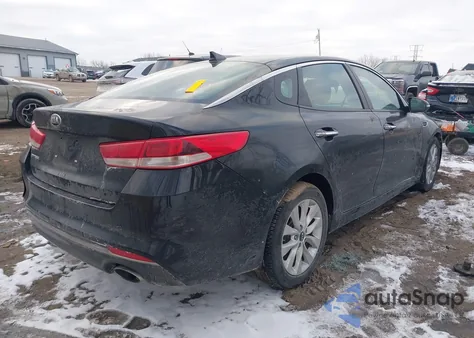 2017 Kia Optima Lx z USA, uszkodzony, nr VIN 5XXGT4L32HG136031